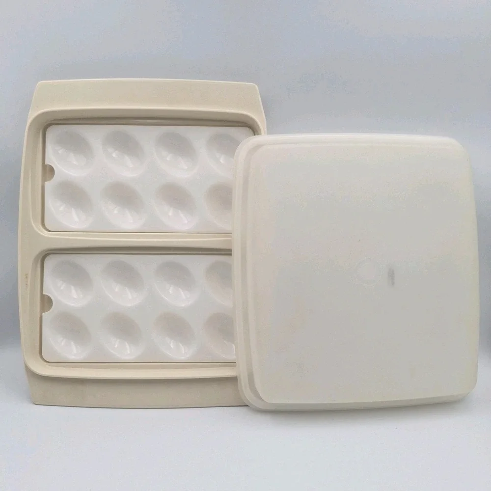 Vintage Tupperware Deviled Egg Keeper Carrier Tray Container Harvest Gold 723-3‎